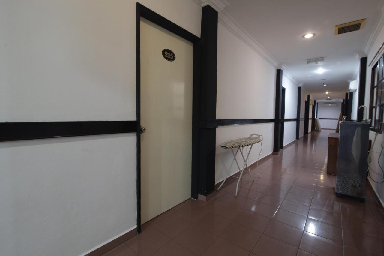 G City Hotel Teluk Intan Luaran gambar