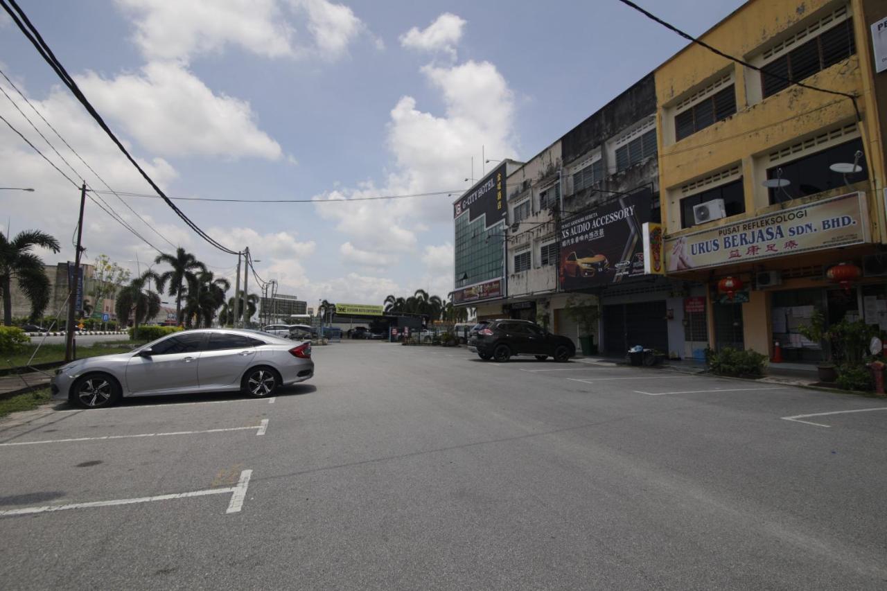 G City Hotel Teluk Intan Luaran gambar